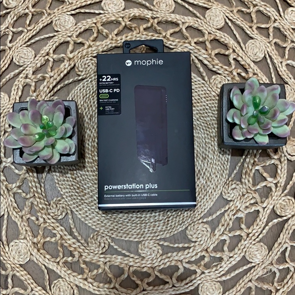 Mophie powerstation plus.